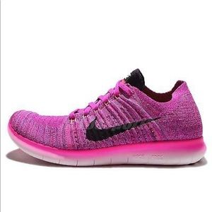 Women’s Nike Free RN Flyknit size 6